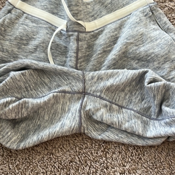 Lululemon joggers - Picture 6 of 7